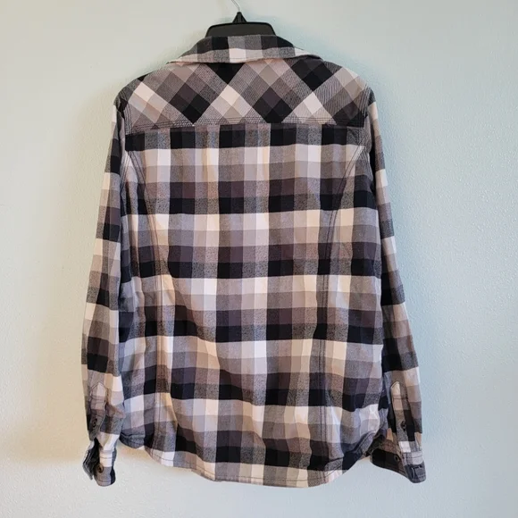 ‼️Sold‼️Carhartt black and white flannel shirt - Picture 4 of 5